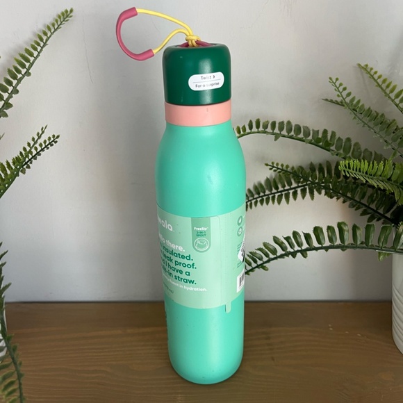 Owala 24oz FreeSip Twist Stainless Steel Water Bottle - Picture 4 of 4